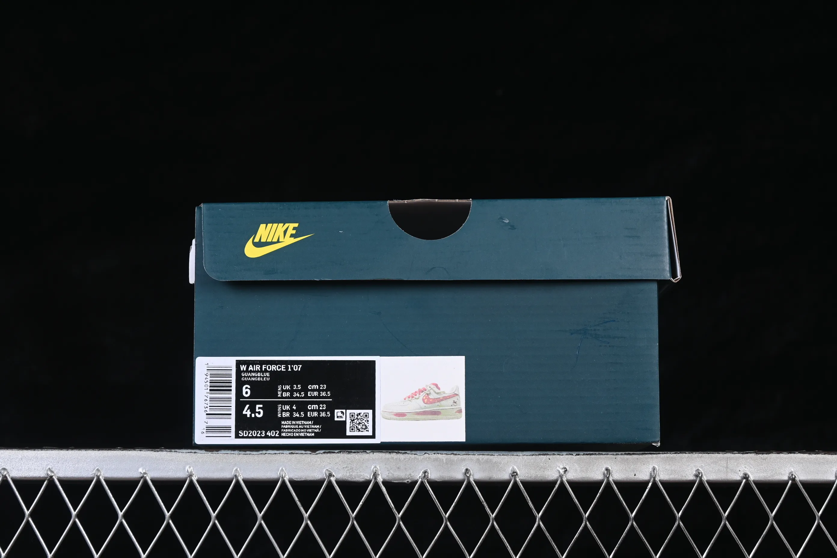 All categories Nk Air Force 1 Air Force series Nk Air Force 1 Low Air Force low-top Nike Air Force 1'07 Low "Lucky Steed Traces" Hand-painted graffiti Year of the Horse limited edition Red gold rima Air Force 1 low-top casual sneakers SD2023-402